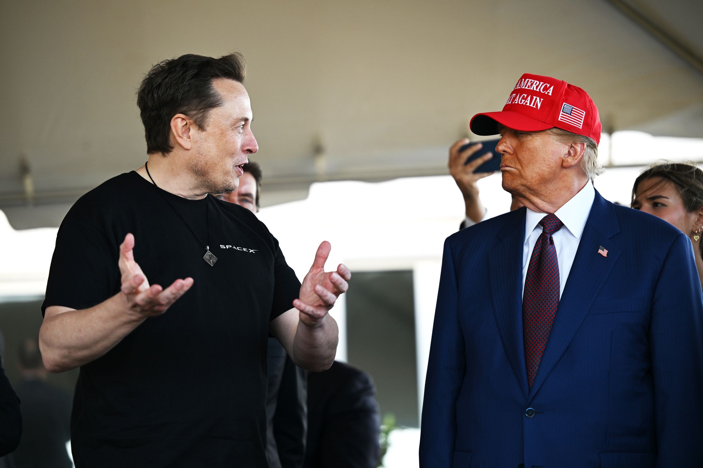 silicon-valley-mulai-memilih-sisi-di-musk-dan-perpisahan-trump