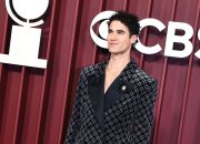 ‘Mungkin Happy Ending,’ ‘Sunset Blvd.’ Win Key 2025 Tony Awards: Daftar Pemenang Lengkap