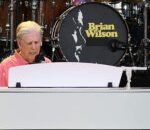 Brian Wilson, Co-Founder Boys dan Pop Visionary, meninggal di 82