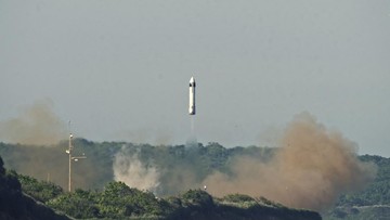 honda-uji-coba-roket,-hasilnya-terbang-hingga-300-meter