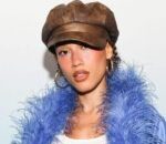 Dodgers memberitahunya No. Nezza yang menyanyikan lagu kebangsaan Spanyol