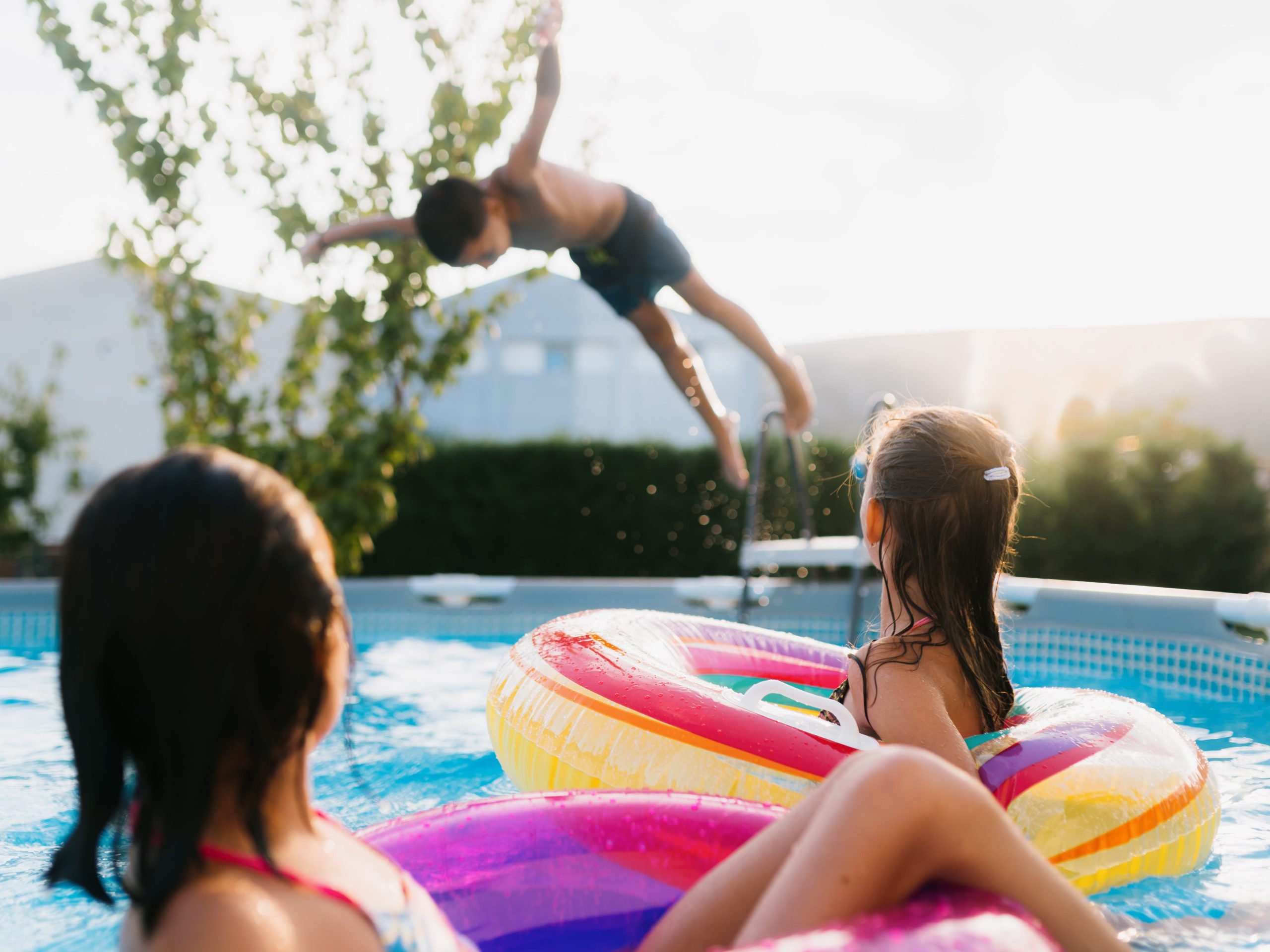 selama-5-musim-panas-terakhir,-keluarga-saya-telah-menikmati-kolam-$-700-dari-costco-ini-salah-satu-pembelian-terbaik-yang-pernah-kami-lakukan.