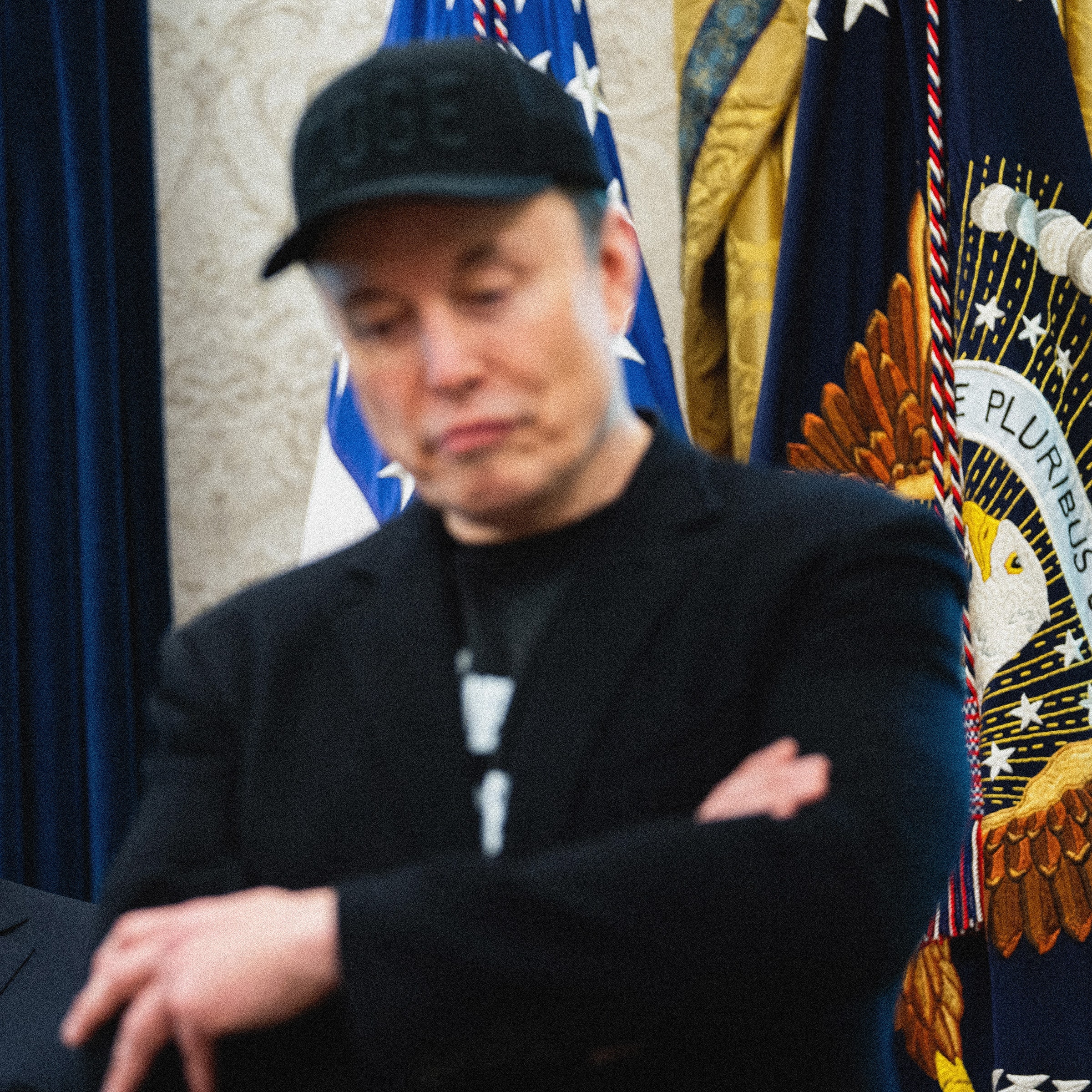 pengacara-elon-musk-mengklaim-dia-‘tidak-menggunakan-komputer’