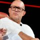 perangkat-ai-pertama-openai-dengan-jony-ive-tidak-akan-dikenakan