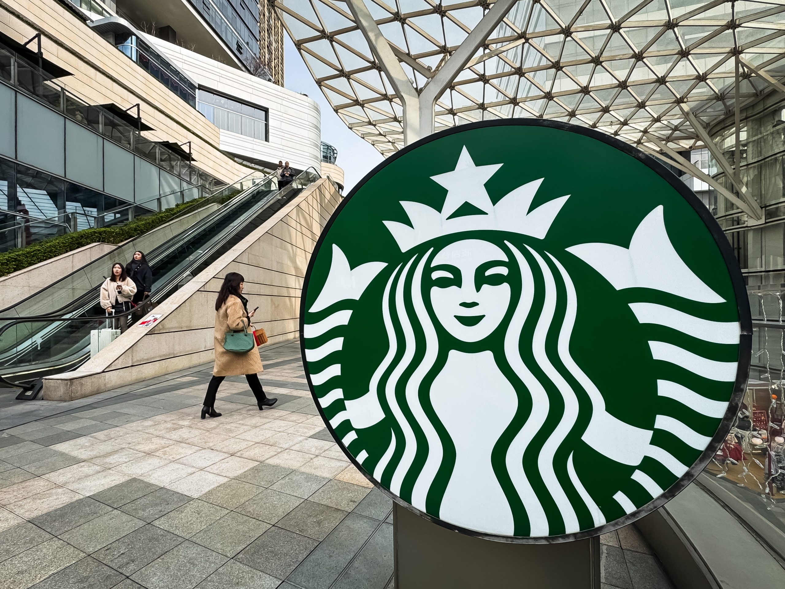 chase-sapphire,-walmart,-starbucks:-berbicara-dengan-bi’s-katie-notopoulos-tentang-hot-take-nya-baru-baru-ini