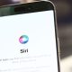 untuk-menyelamatkan-siri,-apple-dilaporkan-mencari-openai-atau-antropik