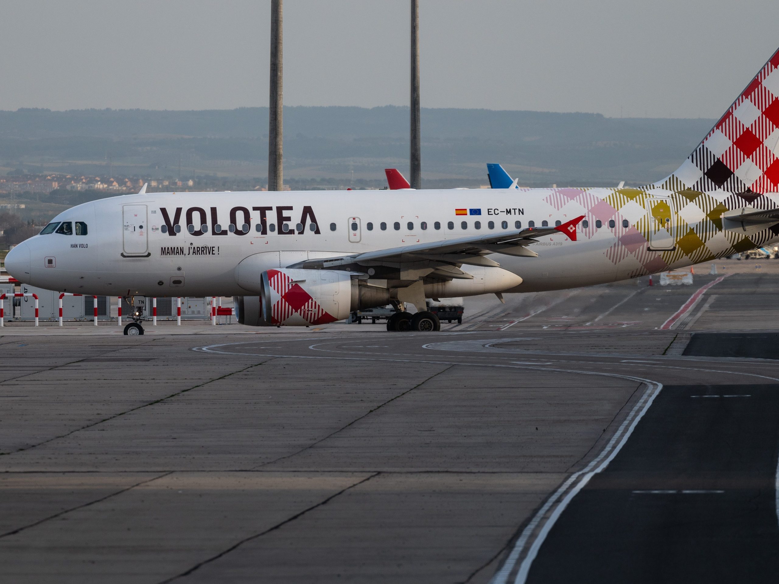 seseorang-tersedot-ke-mesin-pesawat-di-salah-satu-bandara-tersibuk-di-italia-setelah-masuk-ke-landasan