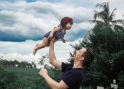 Menurut Studi, Inilah Alasan Kenapa Ayah Lebih Sayang ke Anak Perempuan Ketimbang Laki-Laki!