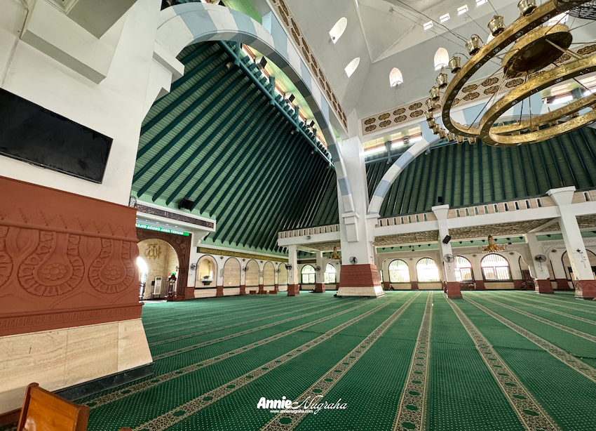 terpaku-pesona-masjid-agung-jawa-tengah-di-kota-semarang