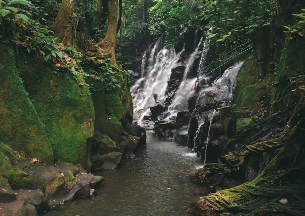 kanto-lampo-waterfall,-tempat-wisata-primadona-di-ubud