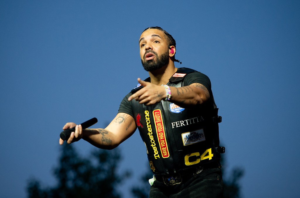 setlist-festival-nirkabel-drake-2025:-setiap-lagu-dari-malam-tema-r-&-b-nya-1