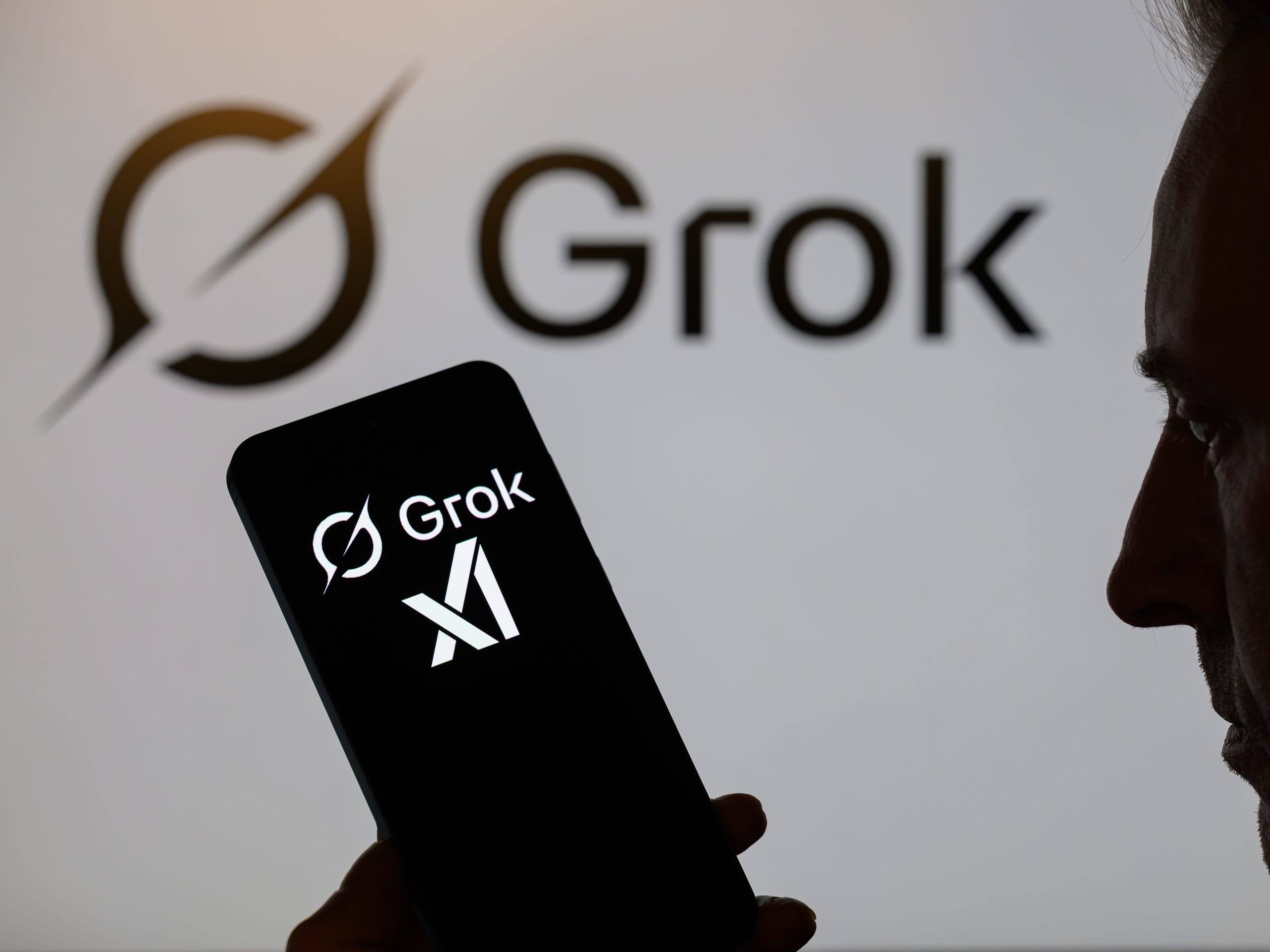 xai-meminta-maaf-atas-kata-kata-kasar-‘mengerikan’-grok,-dan-menyalahkan-instruksi-baru-chatbot-dan-‘ekstremis’-x-posting-pengguna
