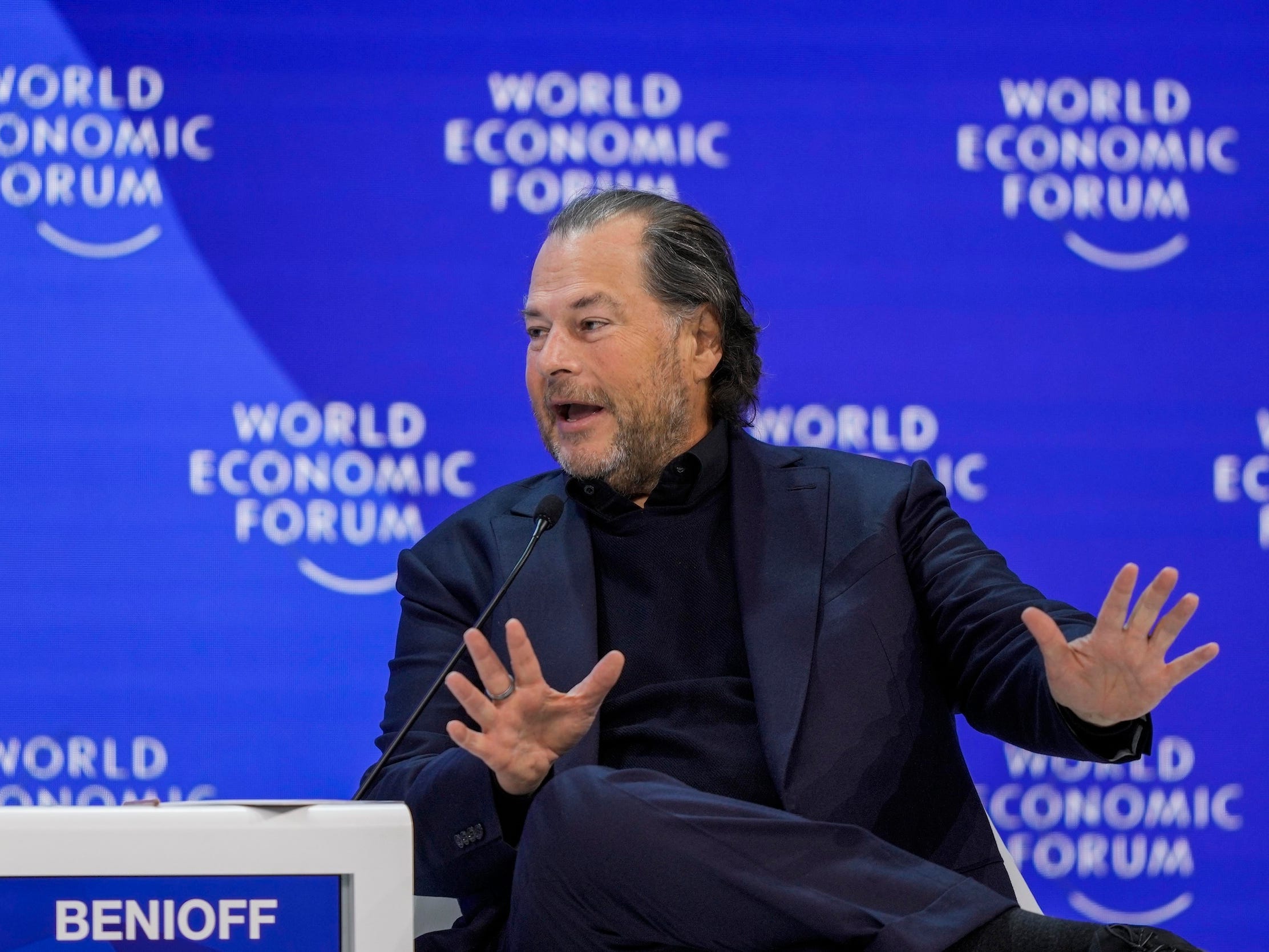 marc-benioff-mengatakan-narasi-bahwa-ai-akan-mengakhiri-pekerjaan-kerah-putih-itu-salah
