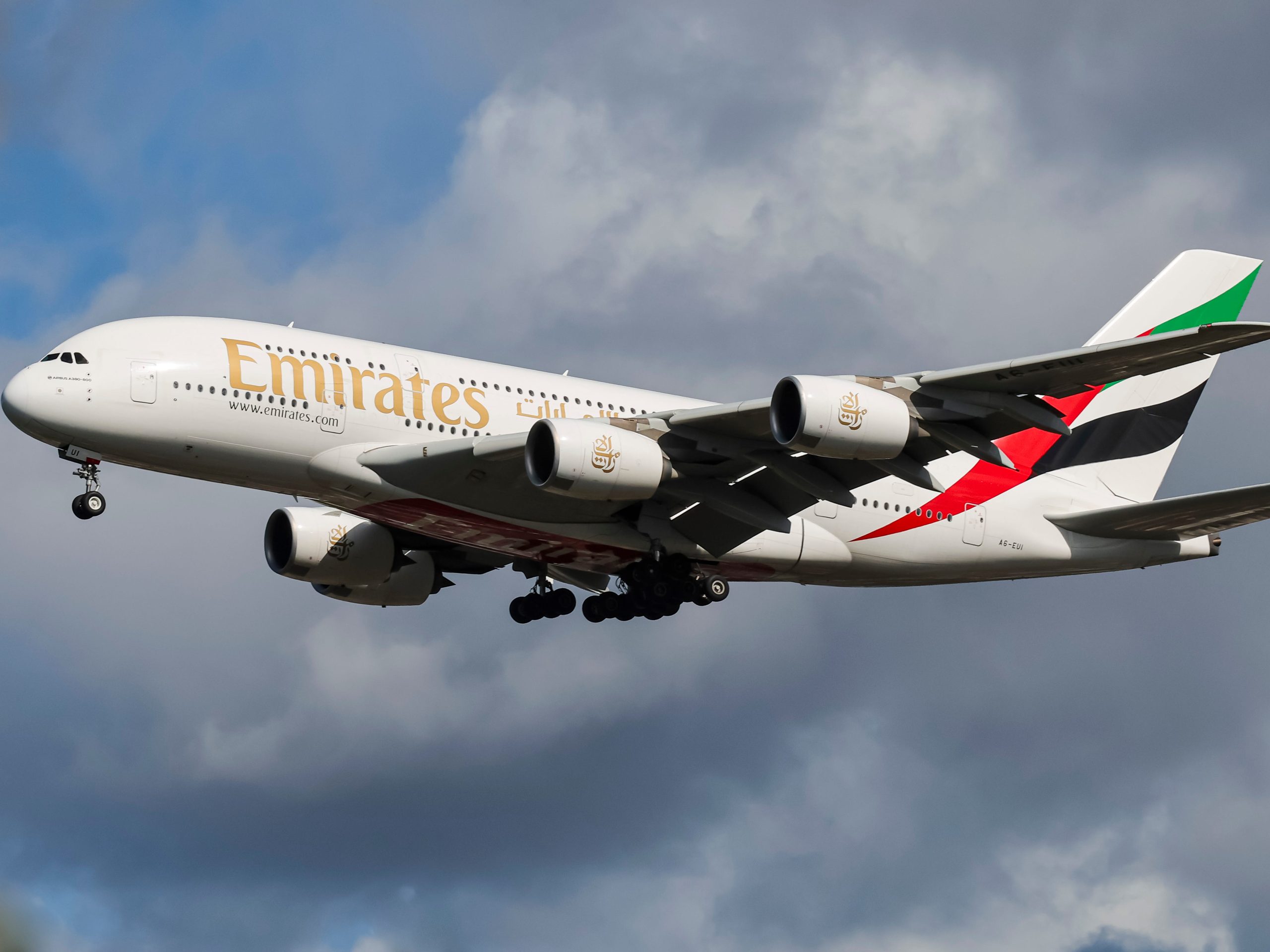 airbus-a380-yang-dulu-difitnah-ada-di-sini-untuk-tetap-&-mdash;-dan-kesepakatan-emirates-$-180-juta-membuktikannya