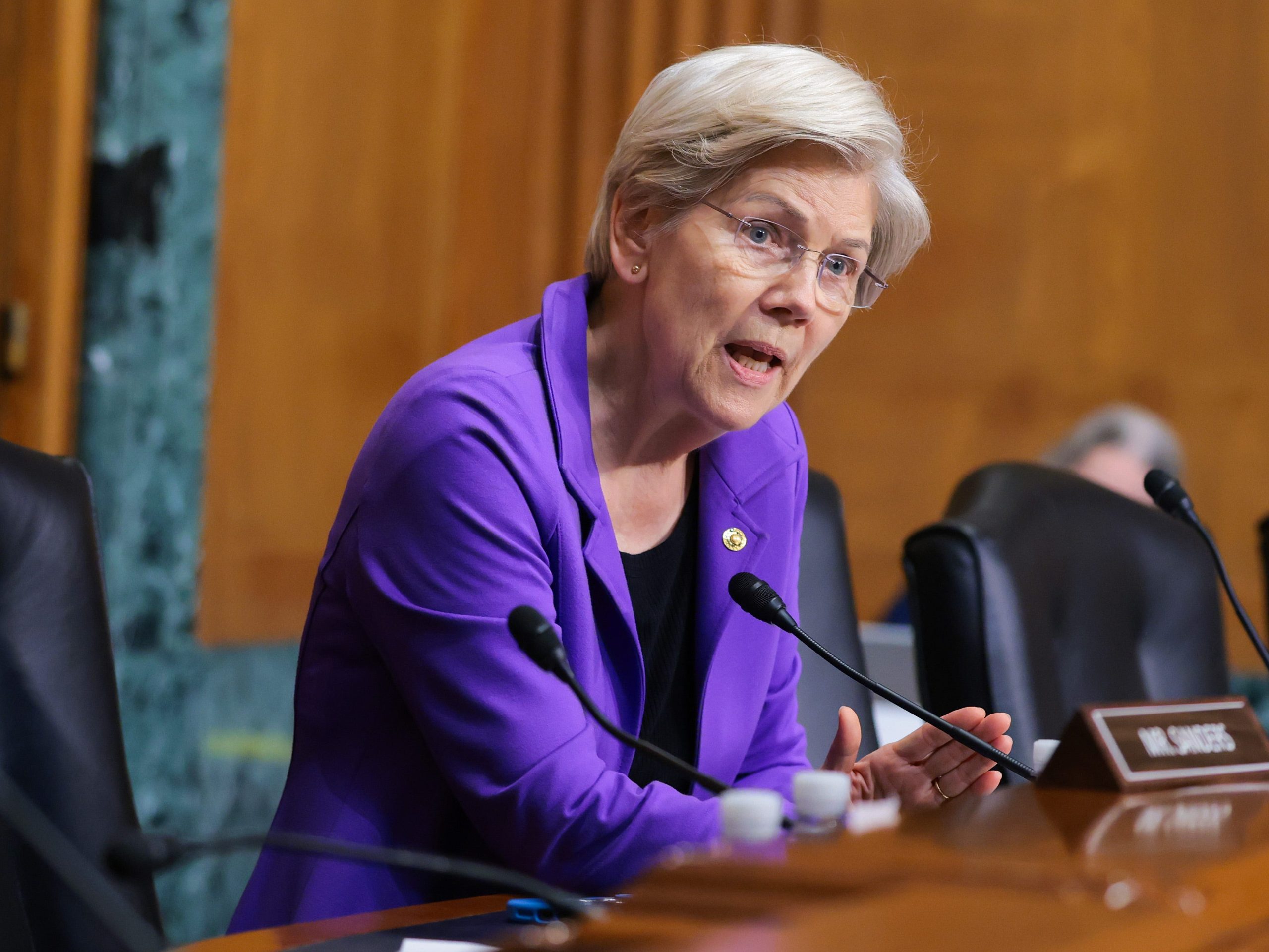 peminjam-pinjaman-siswa-berisiko-tinggi-jika-trump-membongkar-departemen-pendidikan,-11-organisasi-mengatakan-kepada-elizabeth-warren