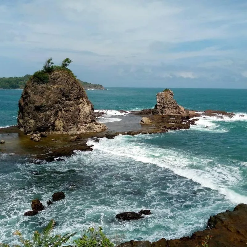 pantai-watu-lumbung:-mutiara-tersembunyi-di-selatan-yogyakarta