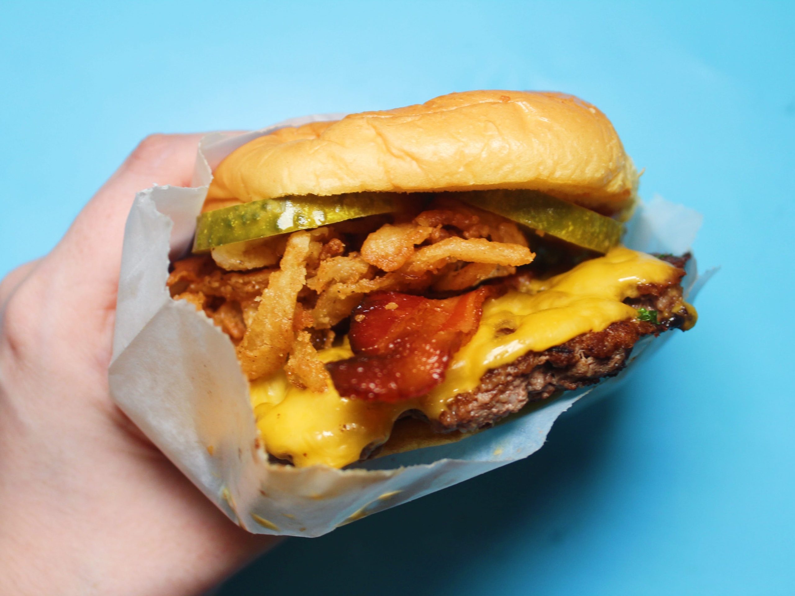 saya-mencoba-burger-barbekyu-dari-burger-king,-shake-shack,-dan-smashburger-yang-terbaik-berkualitas-restoran.