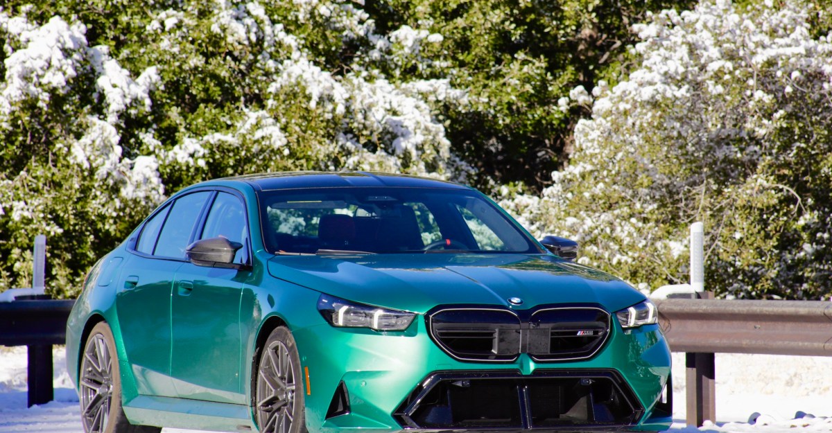 bmw-m5-review:-a-phev-sepadan-dengan-bobotnya