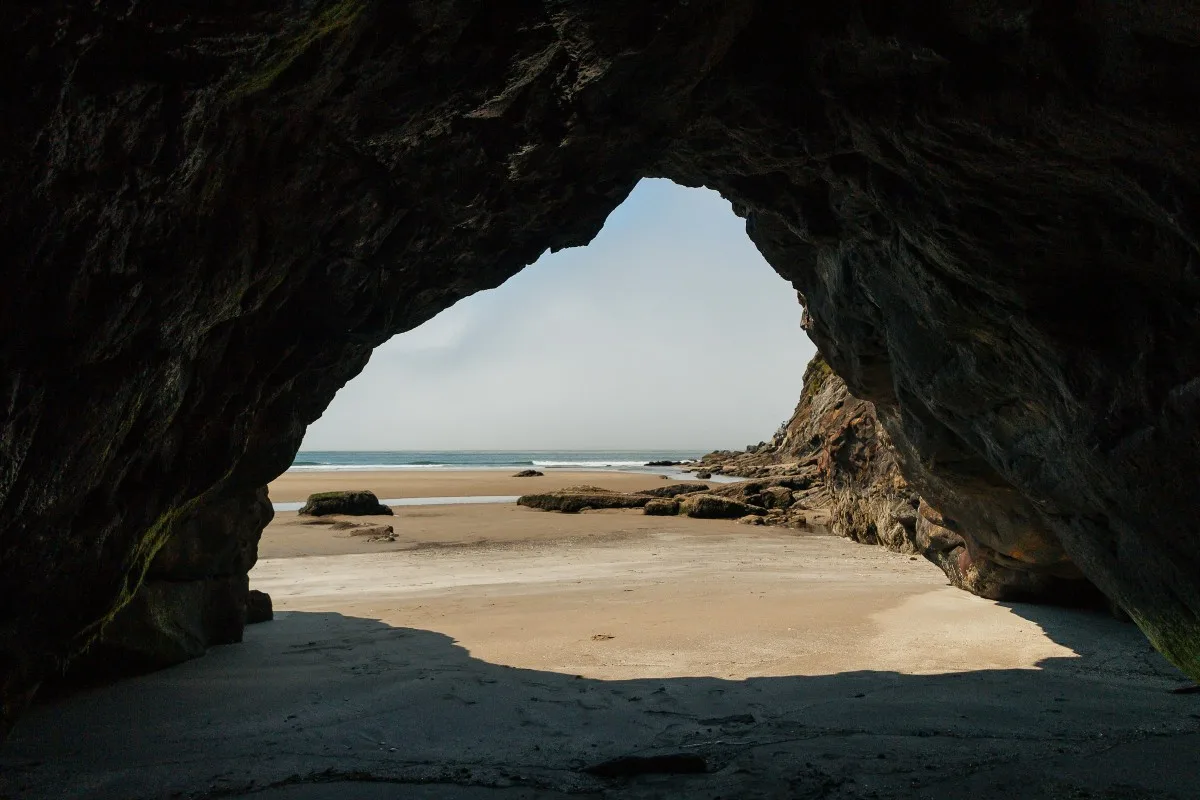 goa-kendal,-objek-wisata-hidden-gem-di-pantai-madasari