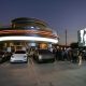 hotdog-$-17-dan-robot-humanoid-yang-menyajikan-popcorn:-hari-wired-di-tesla-diner