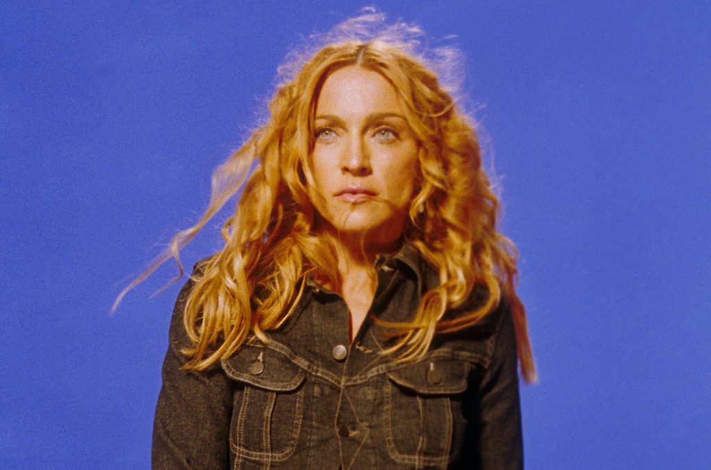 madonna-di-era-‘ray-of-light’:-kunjungi-kembali-foto-foto-terbaik-di-depan-‘veronica-electronica’