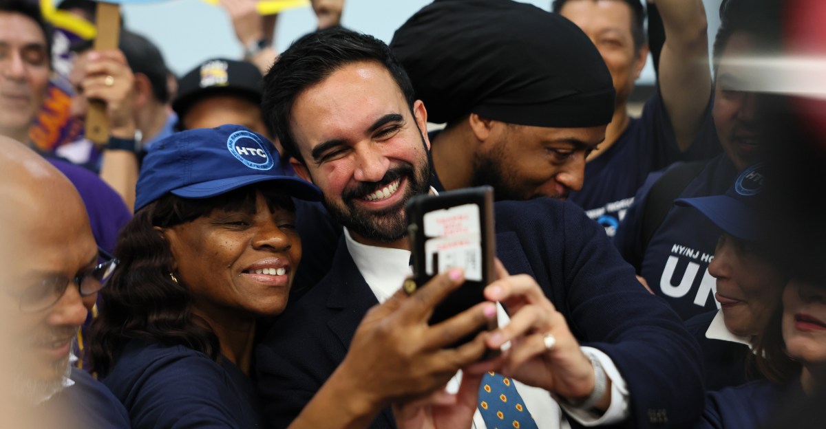 tidak,-instagram-tidak-menangguhkan-akun-zohran-mamdani-karena-‘terlalu-sosialis’
