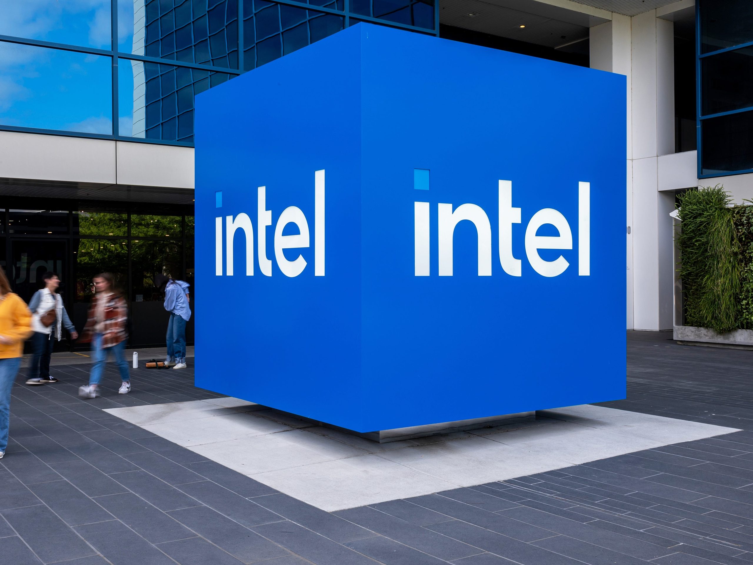 watch-stok-harian:-intel-terus-jatuh-premarket