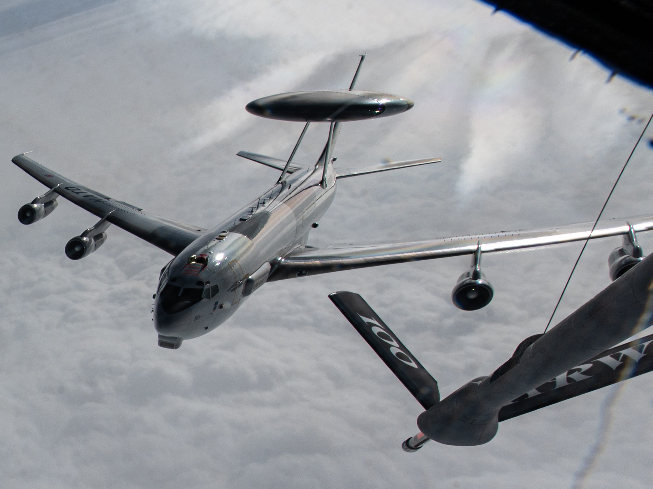 di-dalam-‘mata-di-langit’-nato-menyaksikan-bergerak-dari-rusia-dari-30.000-kaki