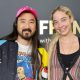 steve-aoki-menyambut-anak-pertamanya-dengan-istri-sasha:-‘kami-sudah-sangat-mencintainya’