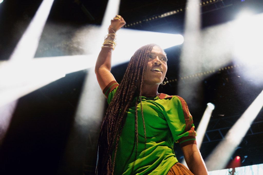 doechii-melakukan-set-pembuatan-bintang-di-montreal’s-osheaga-festival