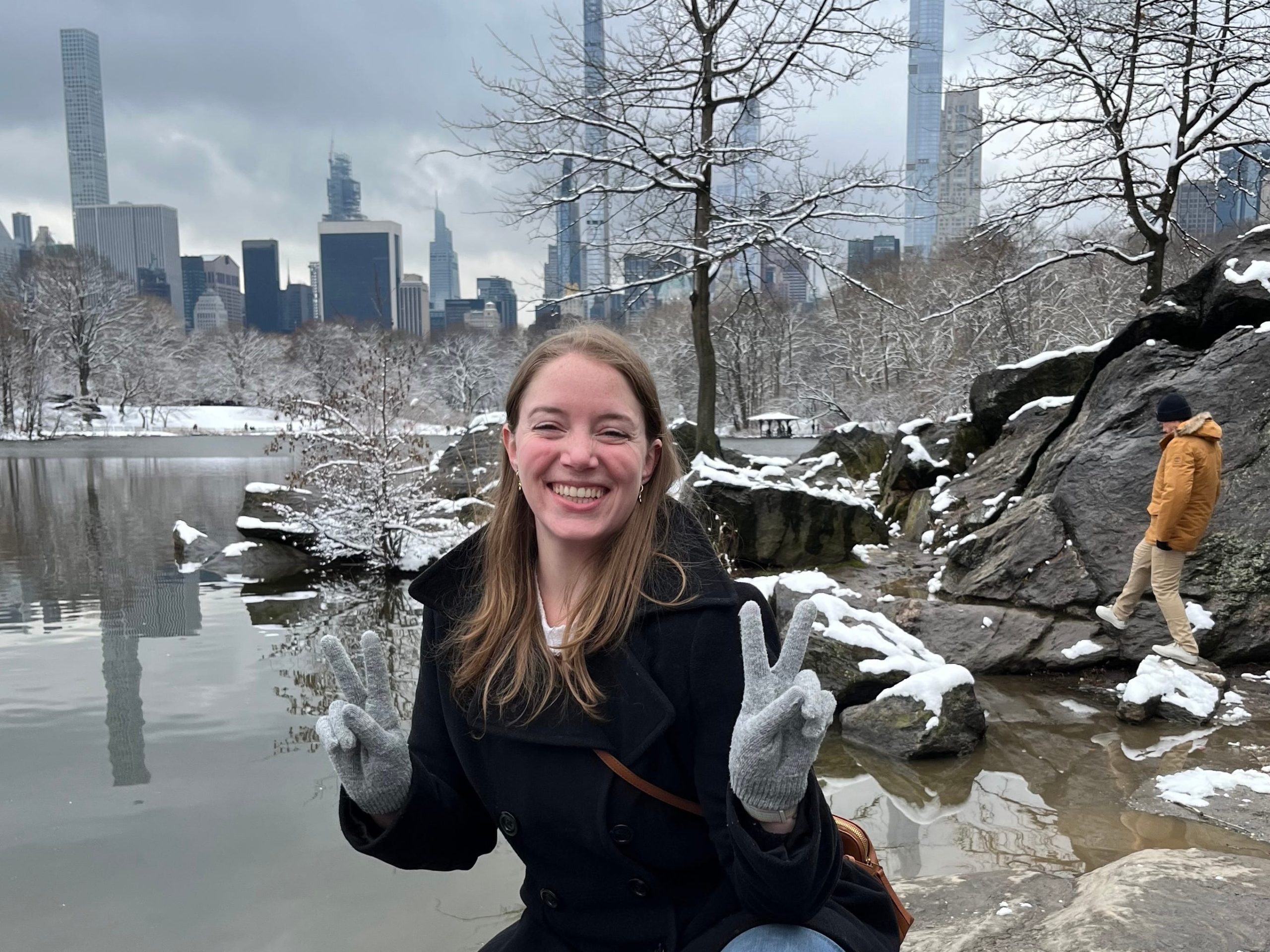pada-usia-34,-saya-pindah-dari-new-york-city-ke-midwest-untuk-tinggal-bersama-orang-tua-saya-saya-berjuang-untuk-mencari-pekerjaan,-dan-saya-merasa-kurang-mandiri-sekarang.