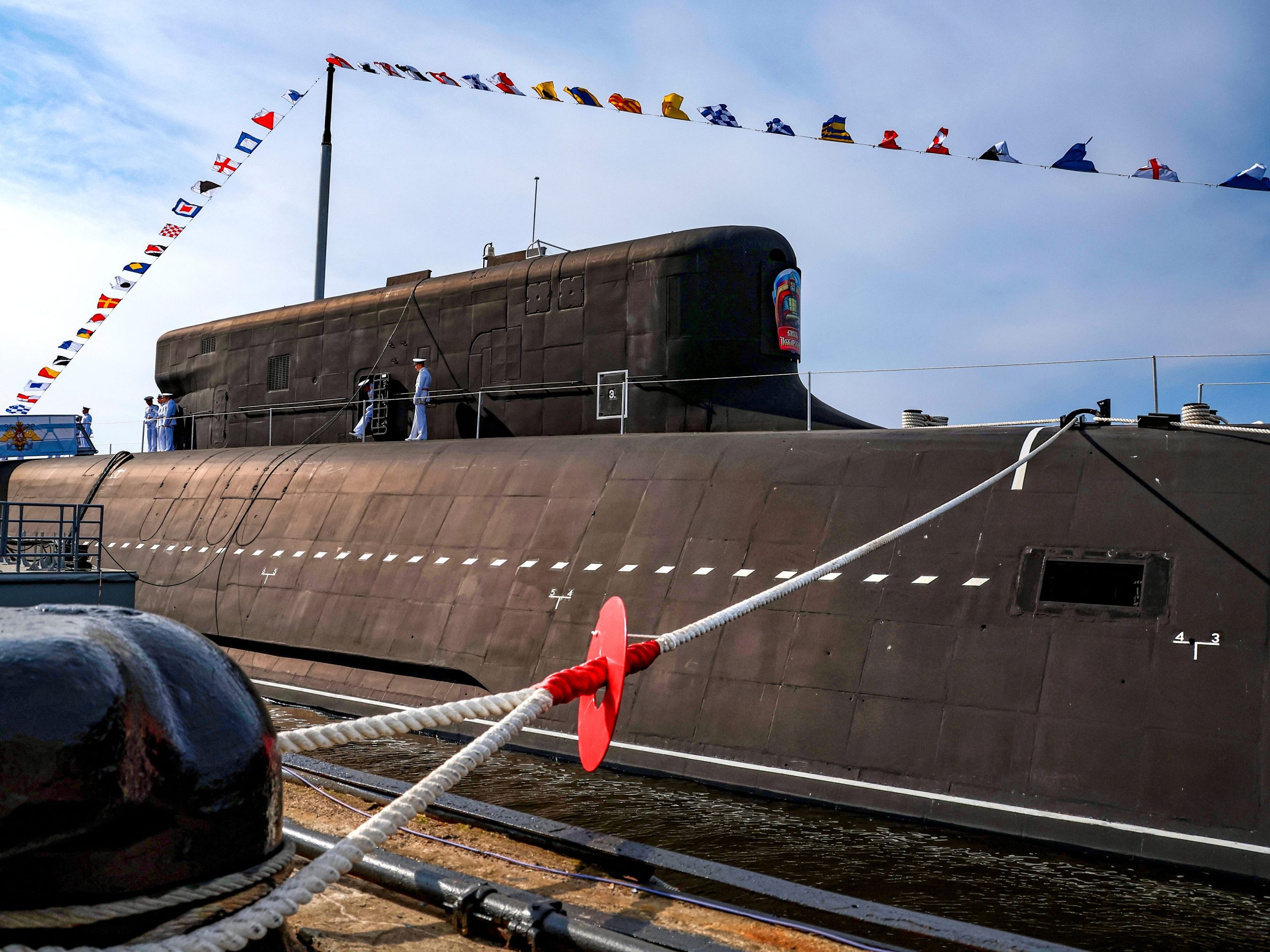 ukraina-mengatakan-pihaknya-mencuri-intel-dari-angkatan-laut-rusia-dan-menemukan-titik-lemah-di-kapal-selam-rudal-nuklir-terbarunya