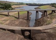 Pemerintah Inggris menyarankan untuk menghapus file untuk menghemat air