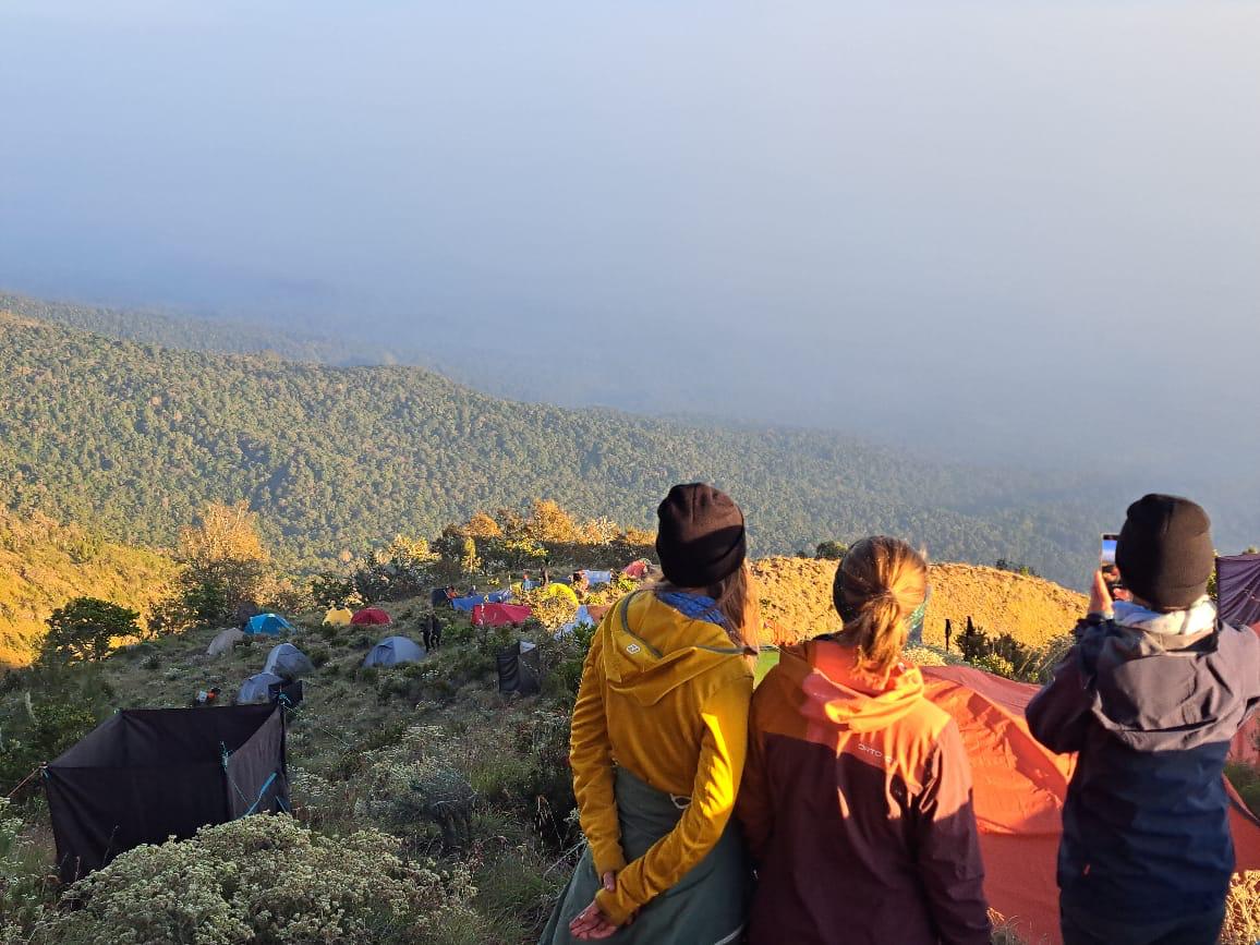 alternative-to-mount-rinjani-–-mount-stampol-trekking-lombok