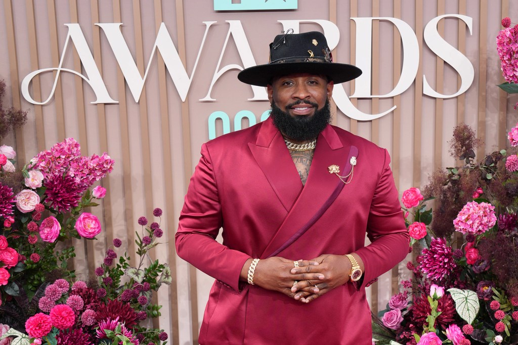 sapuan-bersih-pastor-mike-jr.-di-2025-stellar-gospel-music-awards:-9-nominasi,-9-penghargaan