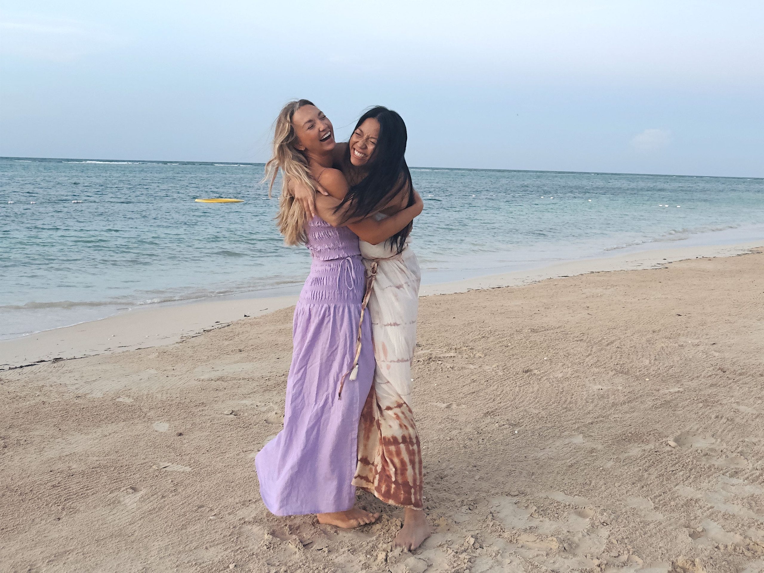 saya-melakukan-perjalanan-ke-mark-20-tahun-persahabatan-itu-mengingatkan-saya-bahwa-hubungan-romantis-bukan-satu-satunya-yang-layak-dihargai.