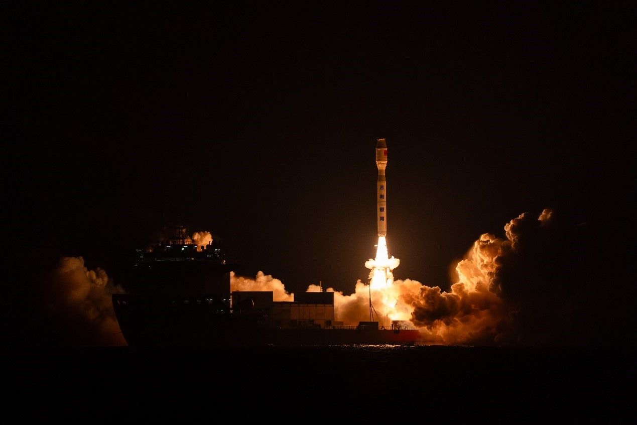 pembuat-mobil-geely-meluncurkan-satelitnya-sendiri-ke-luar-angkasa,-menyoroti-ambisi-china