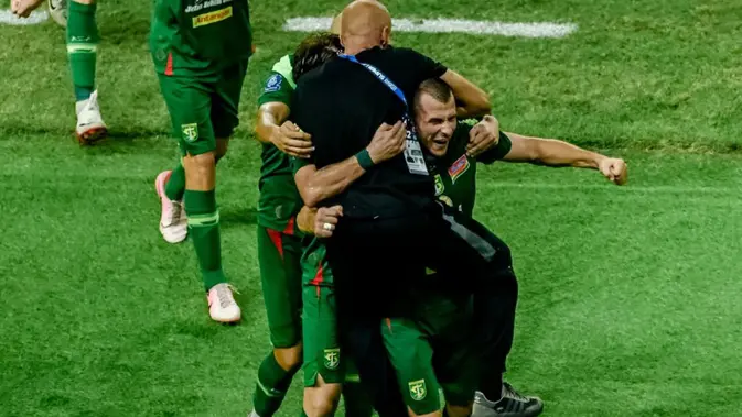 bri-super-league:-eduardo-perez-desak-persebaya-tidak-larut-dalam-euforia-berlebihan