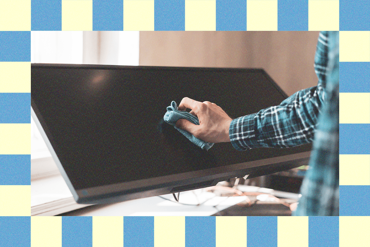 cara-membersihkan-layar-tv-atau-monitor-komputer
