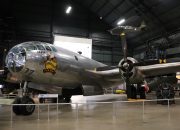 Foto menunjukkan Boeing B-29 Superfortress Bockscar Bomber yang menjatuhkan bom atom di Nagasaki