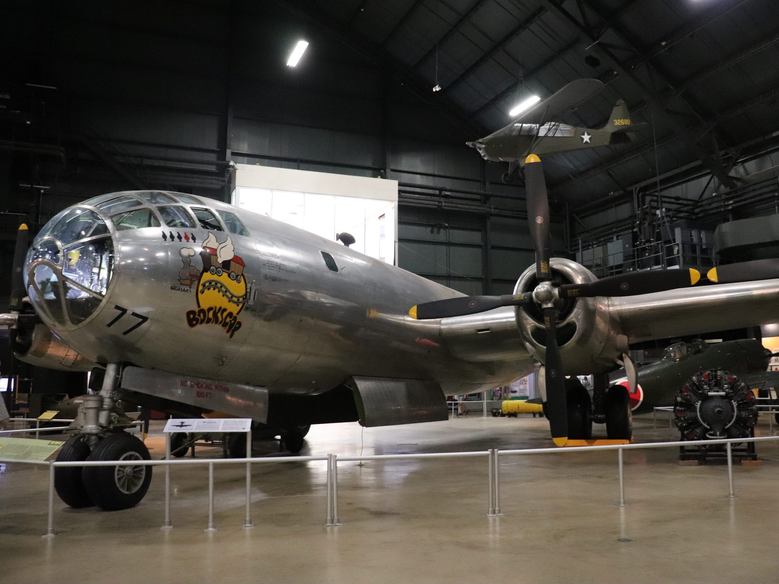 foto-menunjukkan-boeing-b-29-superfortress-bockscar-bomber-yang-menjatuhkan-bom-atom-di-nagasaki