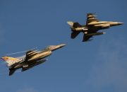 Venezuela mendengung perusak Amerika dengan F-16 buatan AS di tengah kebuntuan Karibia