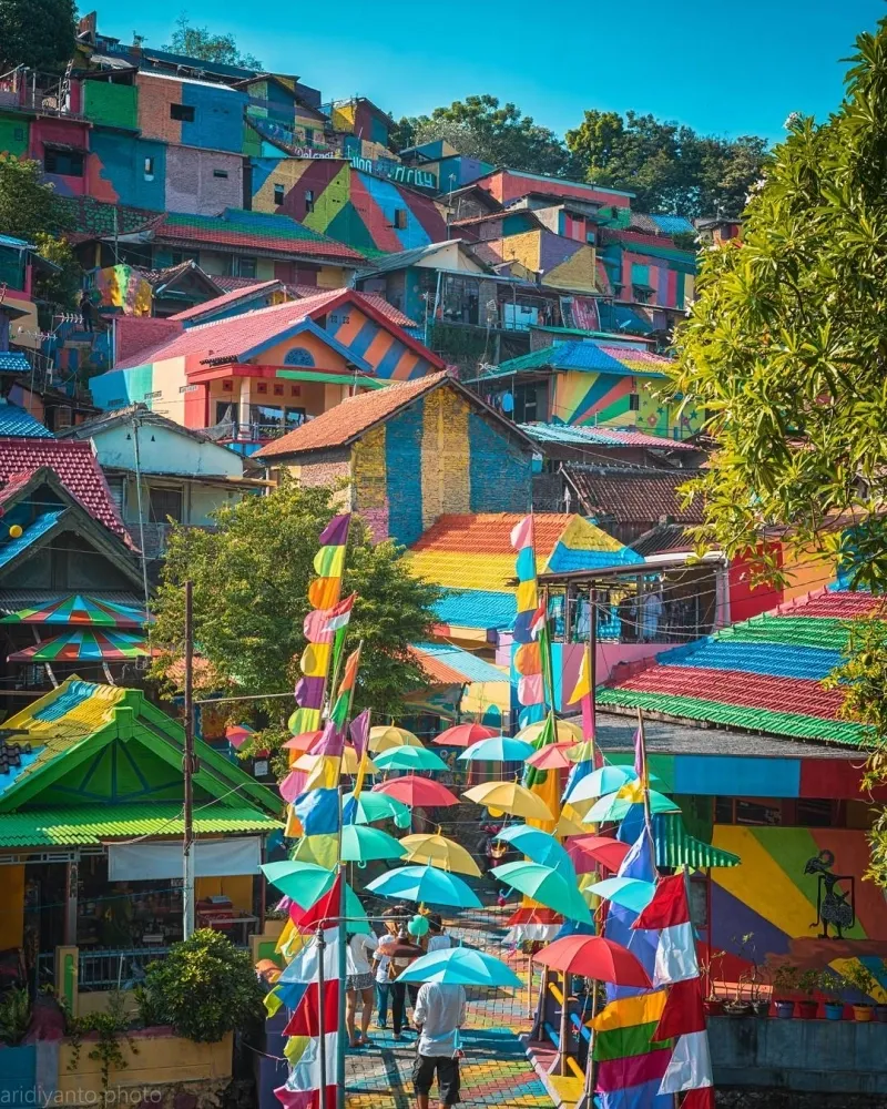 kampung-pelangi:-objek-wisata-warna-warni-di-semarang