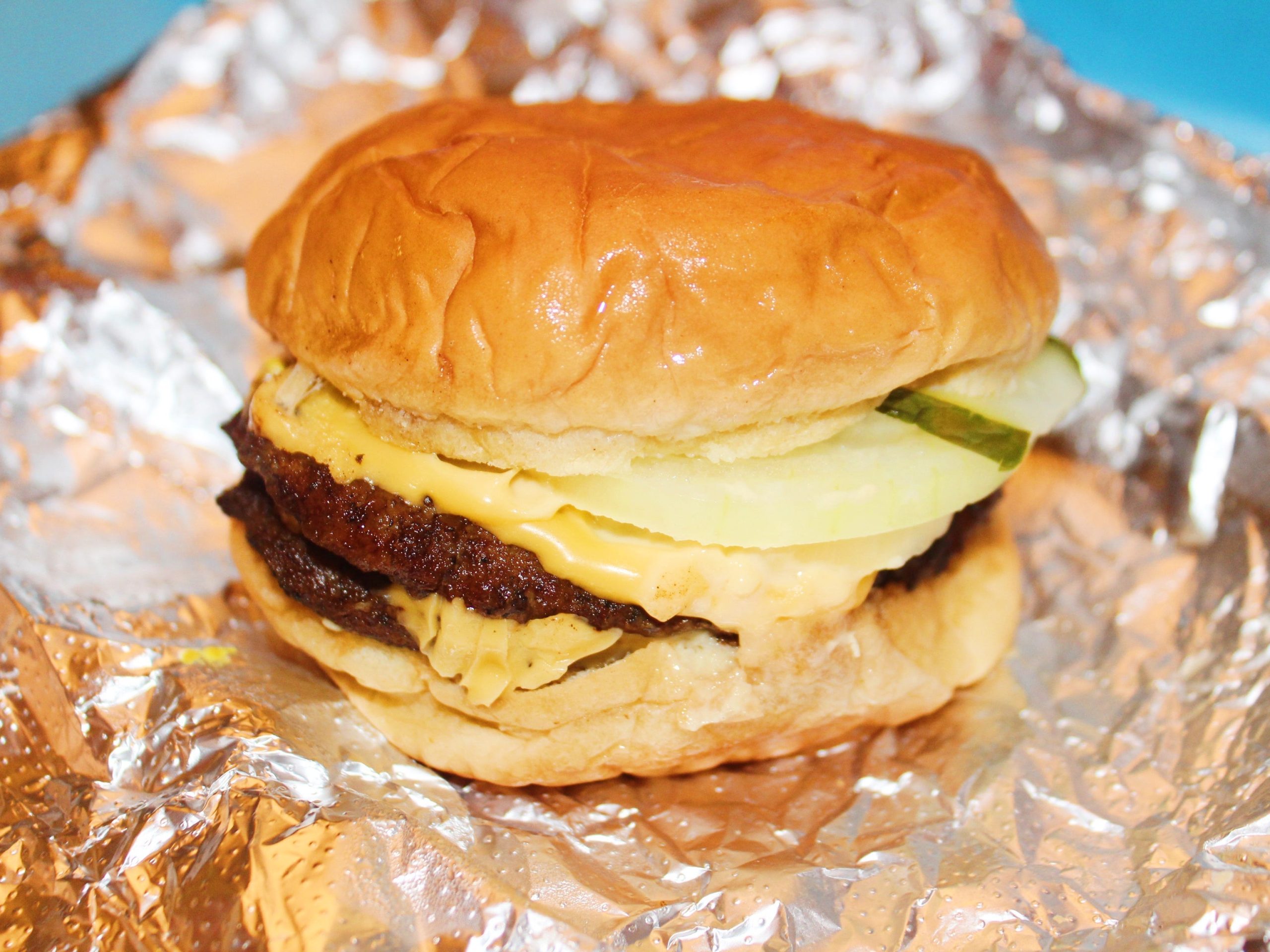saya-memberi-peringkat-13-burger-keju-ganda-makanan-cepat-saji-dari-terburuk-hingga-terbaik-favorit-saya-adalah-salah-satu-yang-termurah.