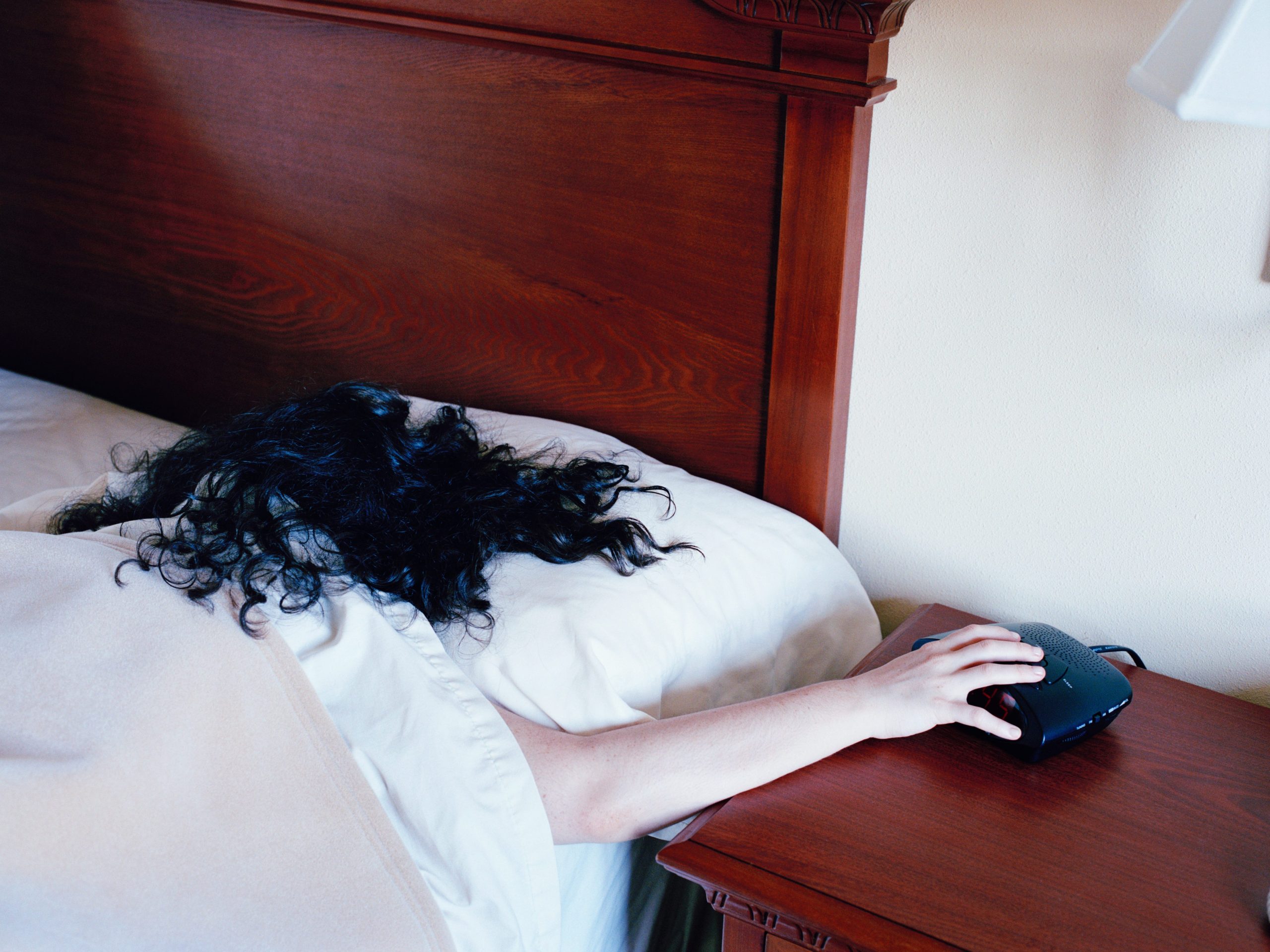 saya-tidak-menggunakan-jam-alarm-untuk-bangun-saya-memiliki-lebih-banyak-energi-dan-penurunan-berat-badan-karena-saya-berhenti-menggunakannya.