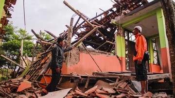 biang-kerok-kerusakan-rumah-rumah-di-sukabumi-saat-gempa-akhir-pekan
