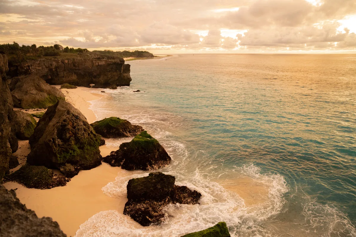 liburan-ke-pantai-mandorak:-surga-tersembunyi-di-pulau-sumba