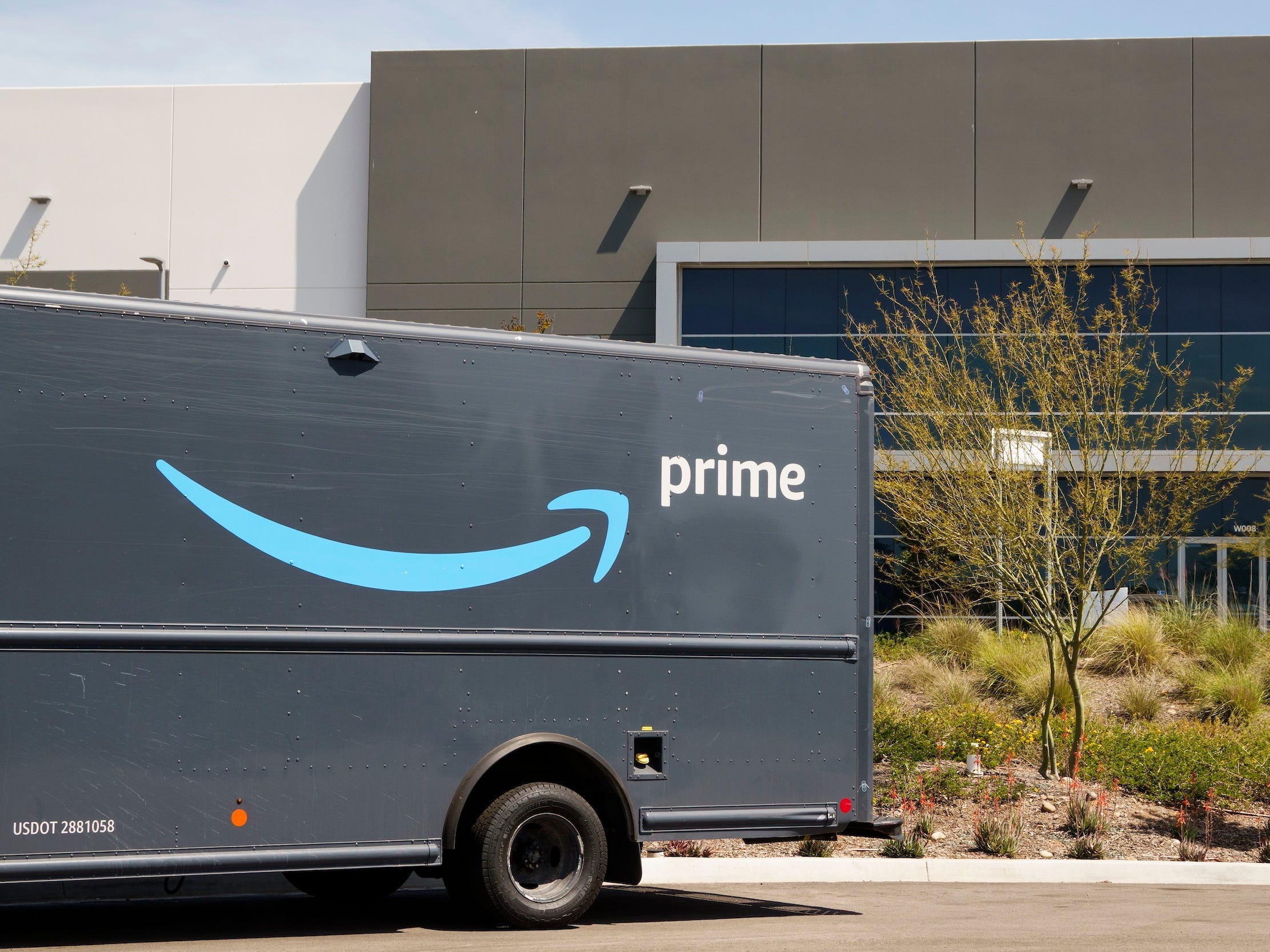 amazon-akan-membayar-$-2,5-miliar-untuk-menyelesaikan-klaim-tentang-praktik-utama-yang-menipu