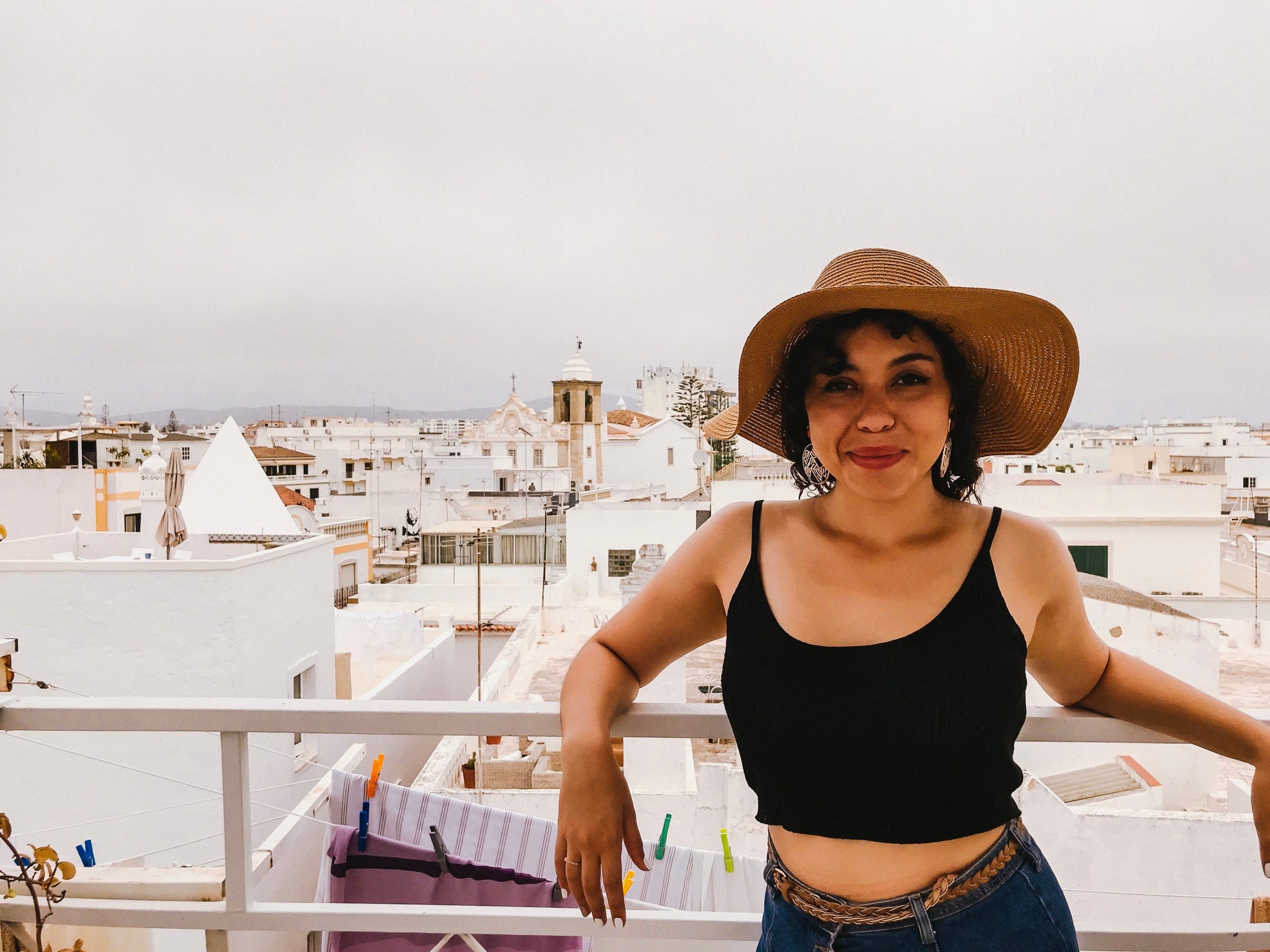 saya-menghabiskan-usia-20-an-menjalani-kehidupan-mimpi-di-luar-negeri,-tetapi-kembali-ke-as-dengan-hutang-ada-banyak-hal-yang-saya-harap-saya-lakukan-secara-berbeda.