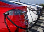 Menyewa tesla menjadi lebih mahal